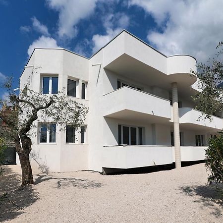 Borgo Degli Ulivi Residence Di Olympic Garda Lake Toscolano-Maderno Exterior foto