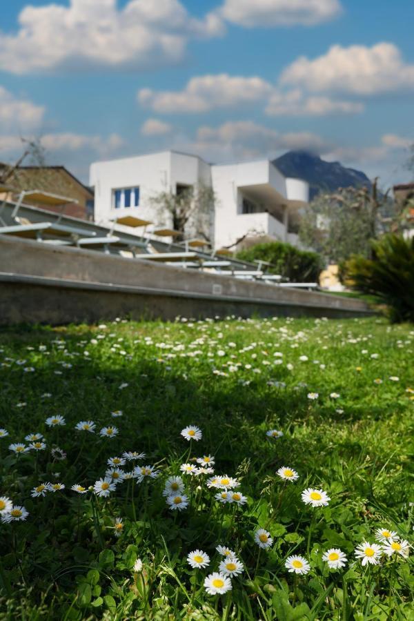 Borgo Degli Ulivi Residence Di Olympic Garda Lake Toscolano-Maderno Exterior foto