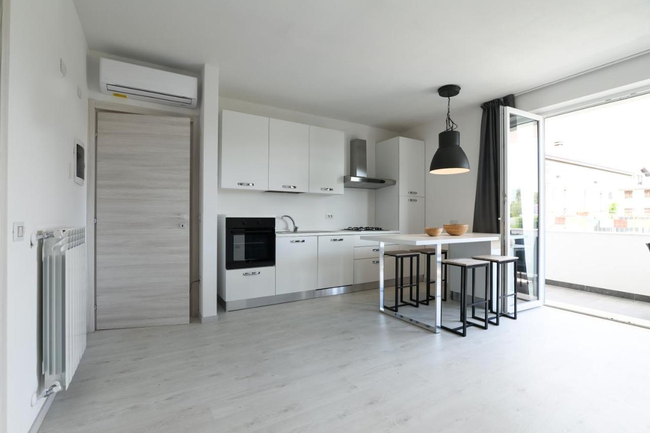 Borgo Degli Ulivi Residence Di Olympic Garda Lake Toscolano-Maderno Exterior foto
